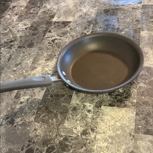 Pampered Chef 8” skillet